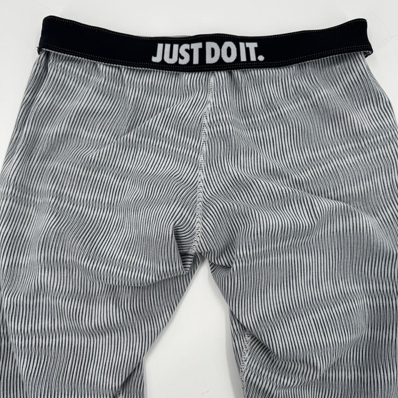 Nike Dri-FIT Black‎ White Stripe Athletic Leggings Women's Size M - Picture 8 of 9